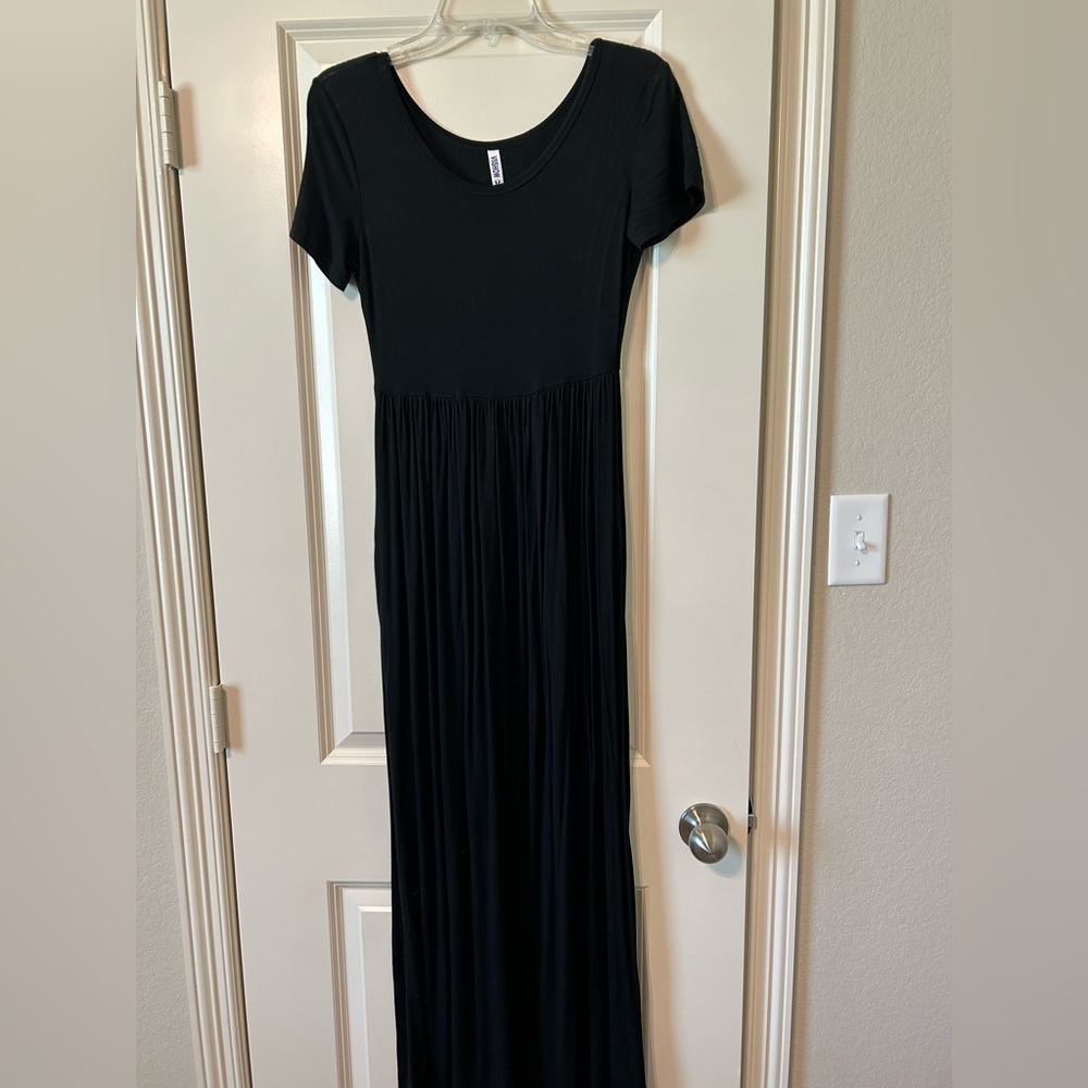 Stretchy Black Maxi Dress